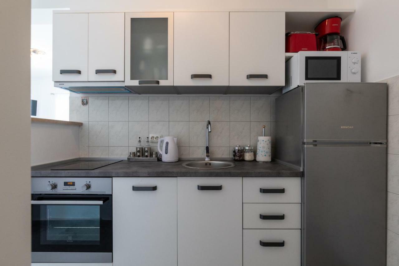 סלאנו Apartments Lovorna מראה חיצוני תמונה