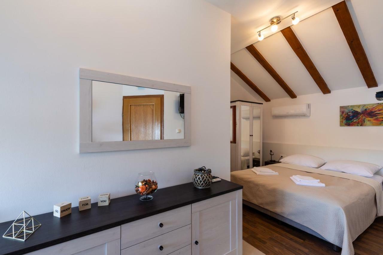 סלאנו Apartments Lovorna מראה חיצוני תמונה